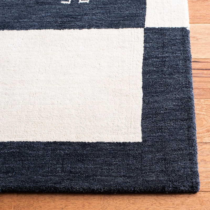 SAFAVIEH Handmade Himalaya Petaluma & Contemporary Geometric Cream Wool