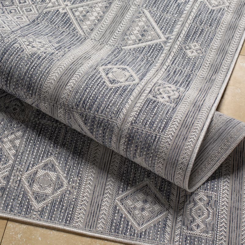 Livabliss Azucena Global Diamond Indoor/ Outdoor Area Rug