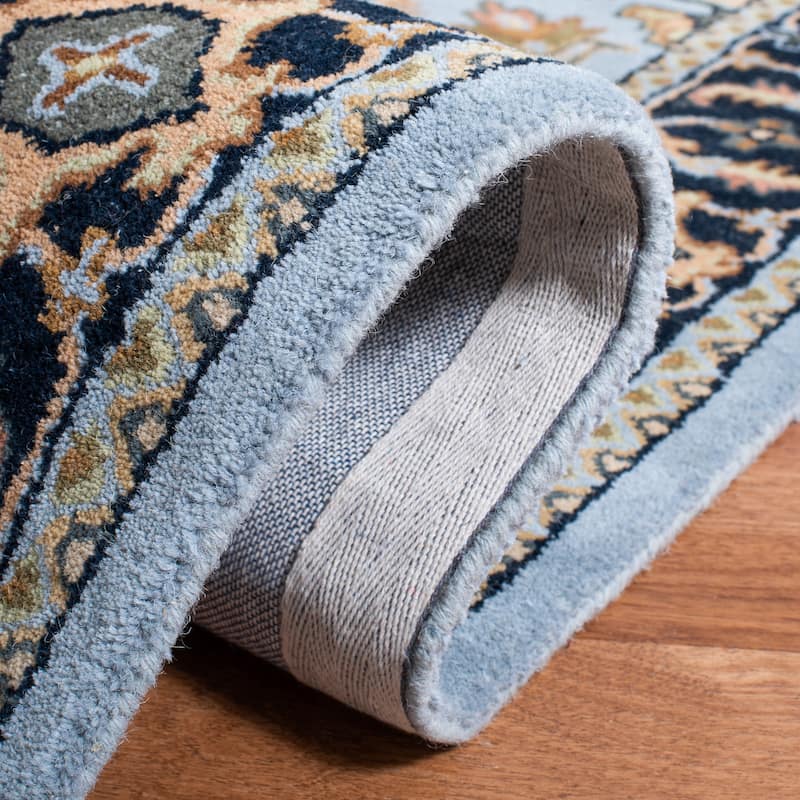 SAFAVIEH Handmade Heritage Carrol Traditional Oriental Wool Rug