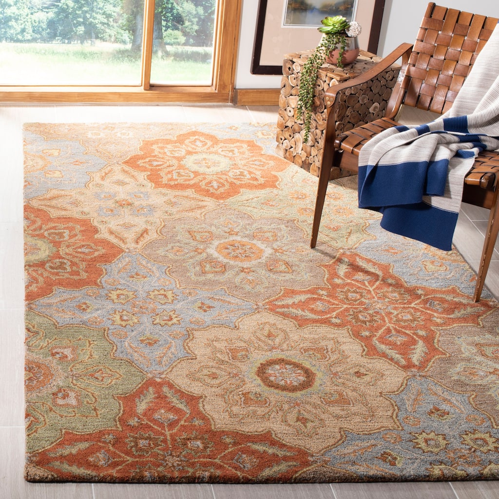 SAFAVIEH Handmade Heritage Uranie Traditional Oriental Wool Rug