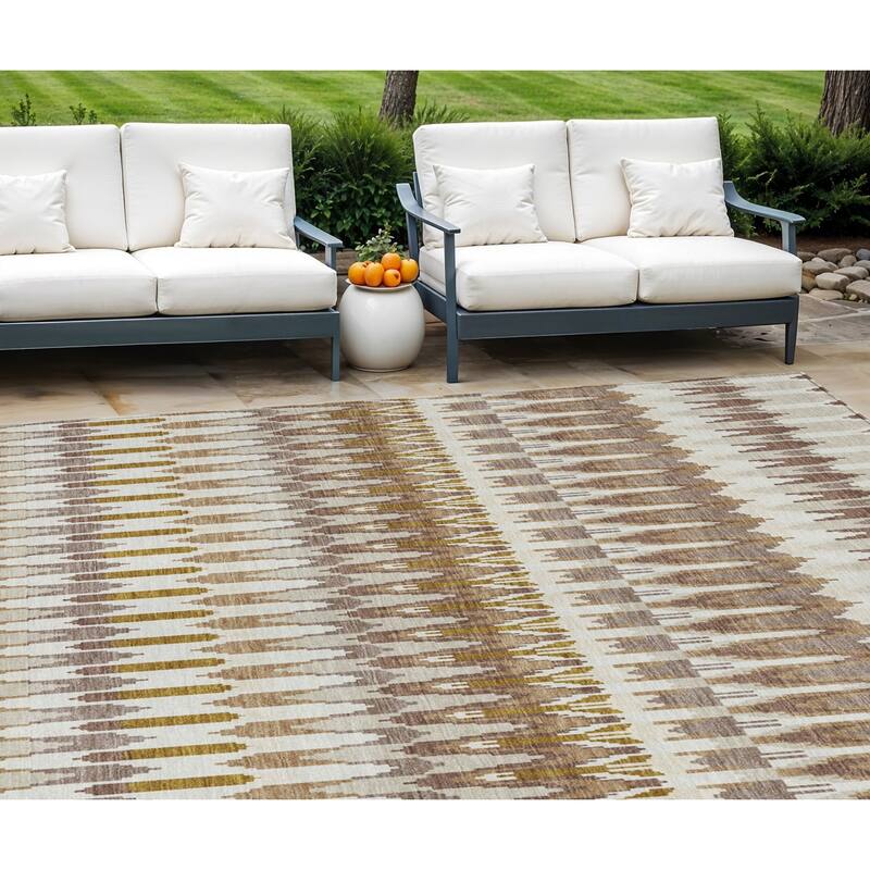 HomeRoots Southwestern Transitional Rectangle Outdoor Rug - 8' X 10'