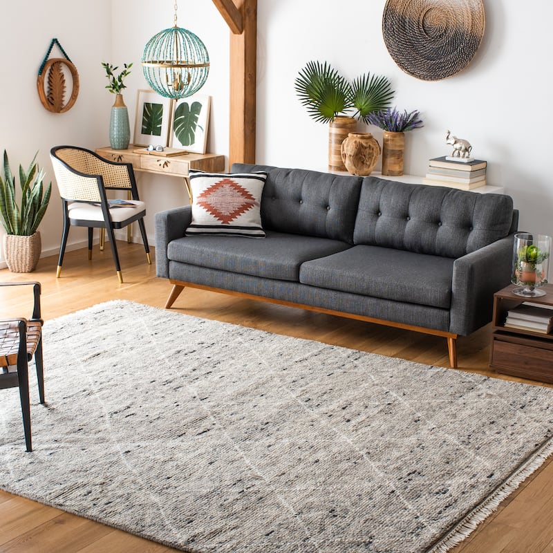 SAFAVIEH Hand-Knotted Casablanca Shag Misi Moroccan Wool Fringe Rug - 8' x 10' - Grey/Ivory