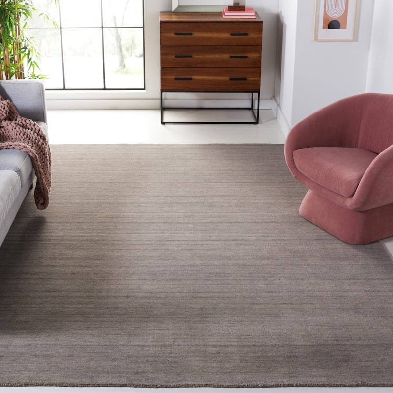 SAFAVIEH Handmade Himalaya Jessika Modern Wool Rug
