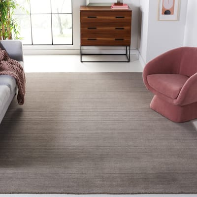 SAFAVIEH Handmade Himalaya Jessika Modern Wool Rug