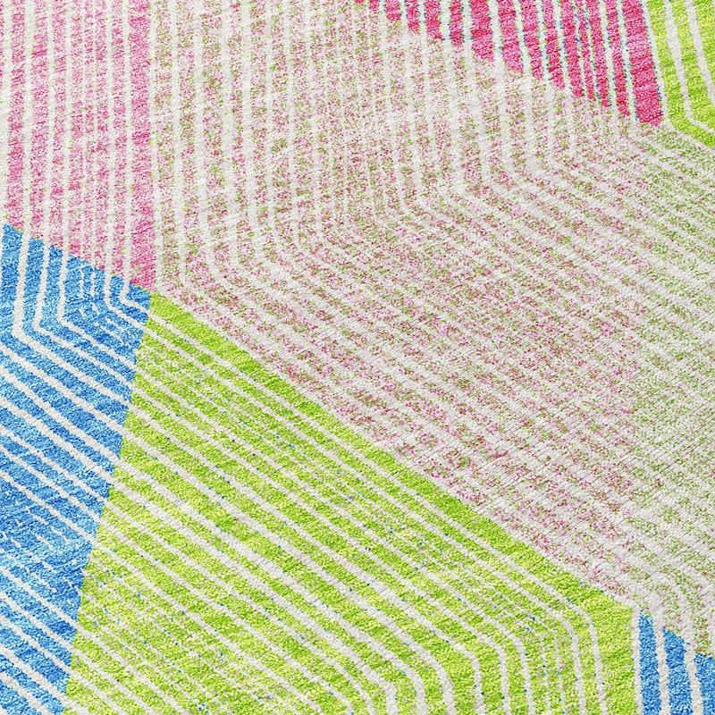 Machine Washable Indoor/ Outdoor Diamond Stripes Chantille Rug