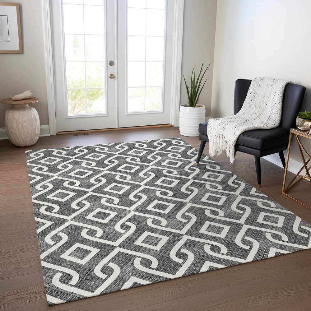 Machine Washable Indoor/ Outdoor Chantille Trellis Scroll Rug