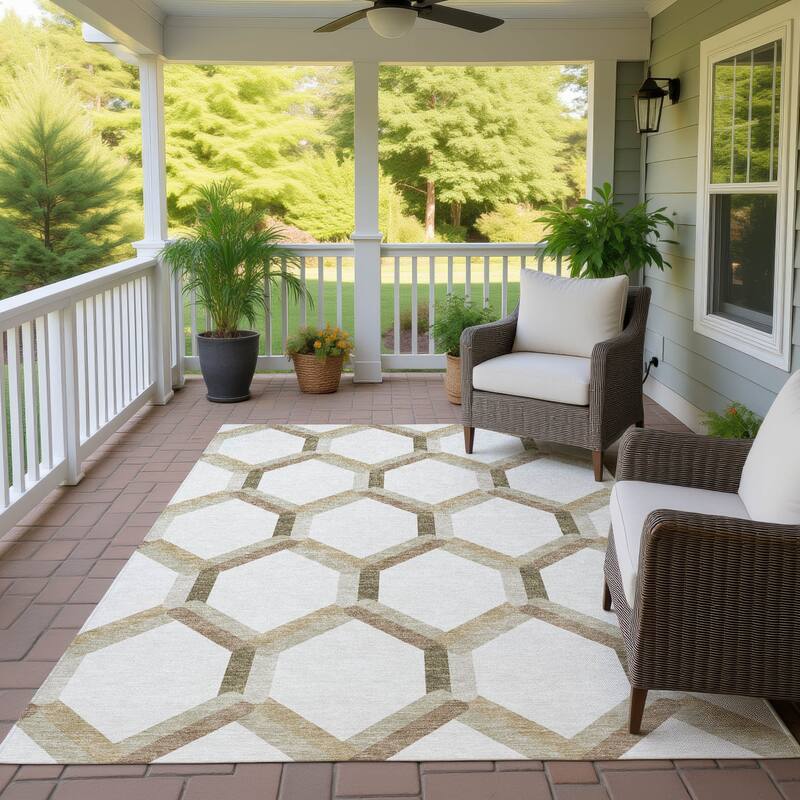 Machine Washable Indoor/ Outdoor Modern Trellis Chantille Rug