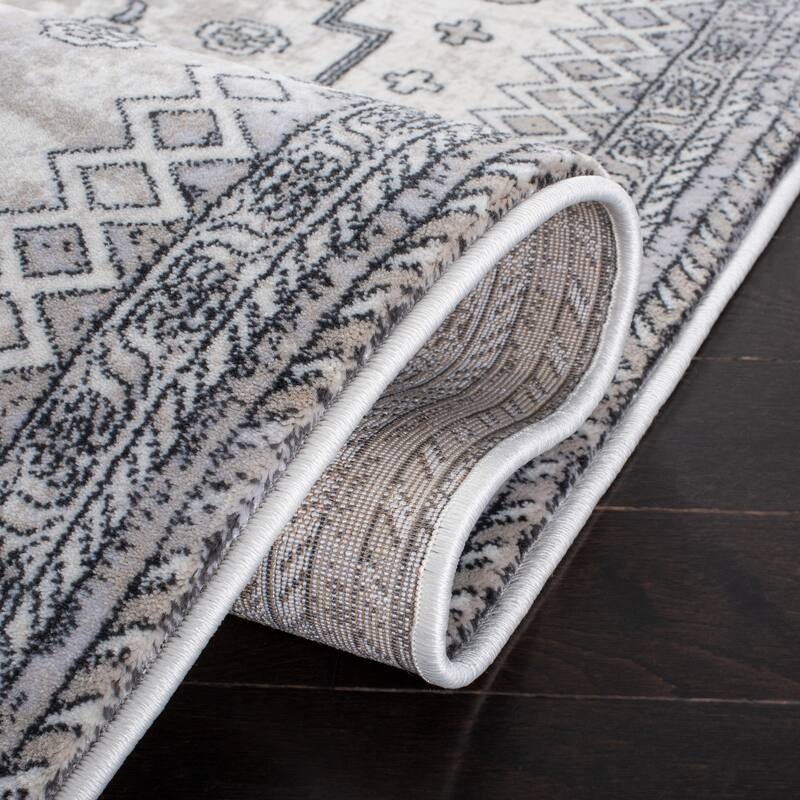 SAFAVIEH Carnegie Neomi Medallion Rug