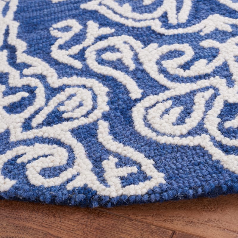 SAFAVIEH Handmade Blossom Mahalia Modern Floral Wool Rug