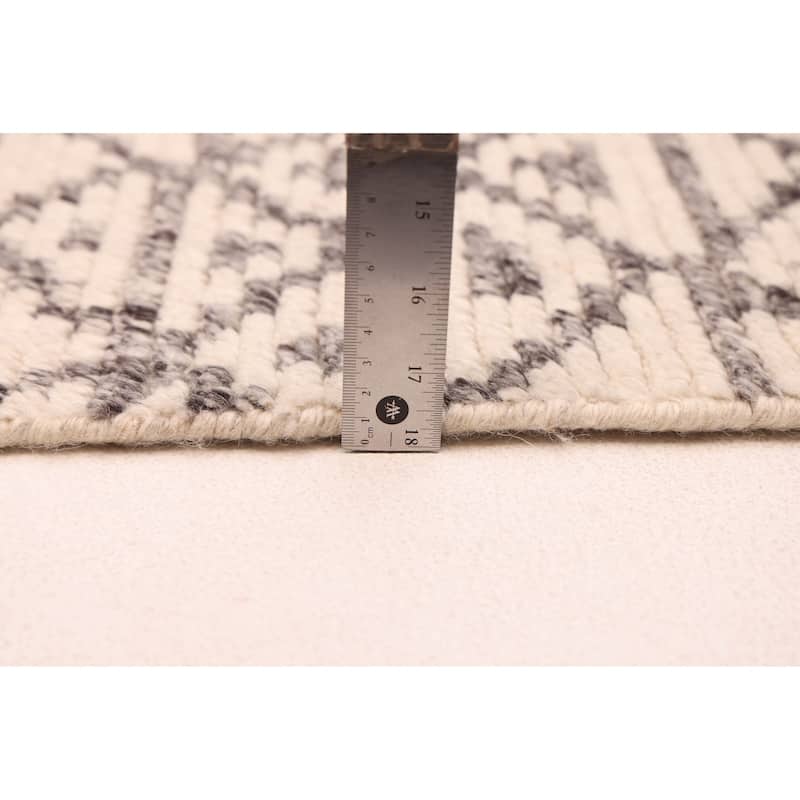 ECARPETGALLERY Hand-knotted Tangier Cream Wool Rug - 5'3 x 7'5