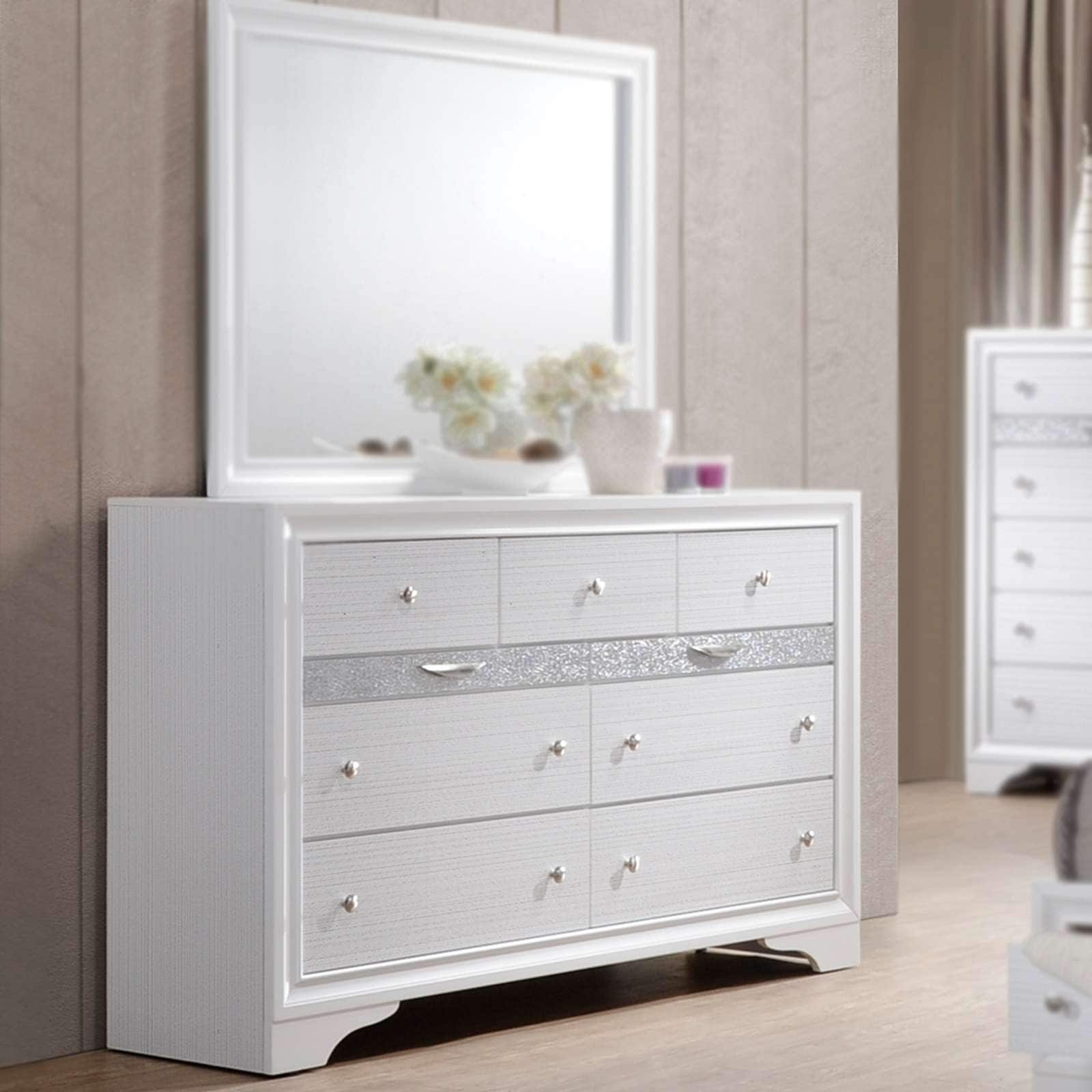Modern and Stylish Solid Wood Veneer Dresser