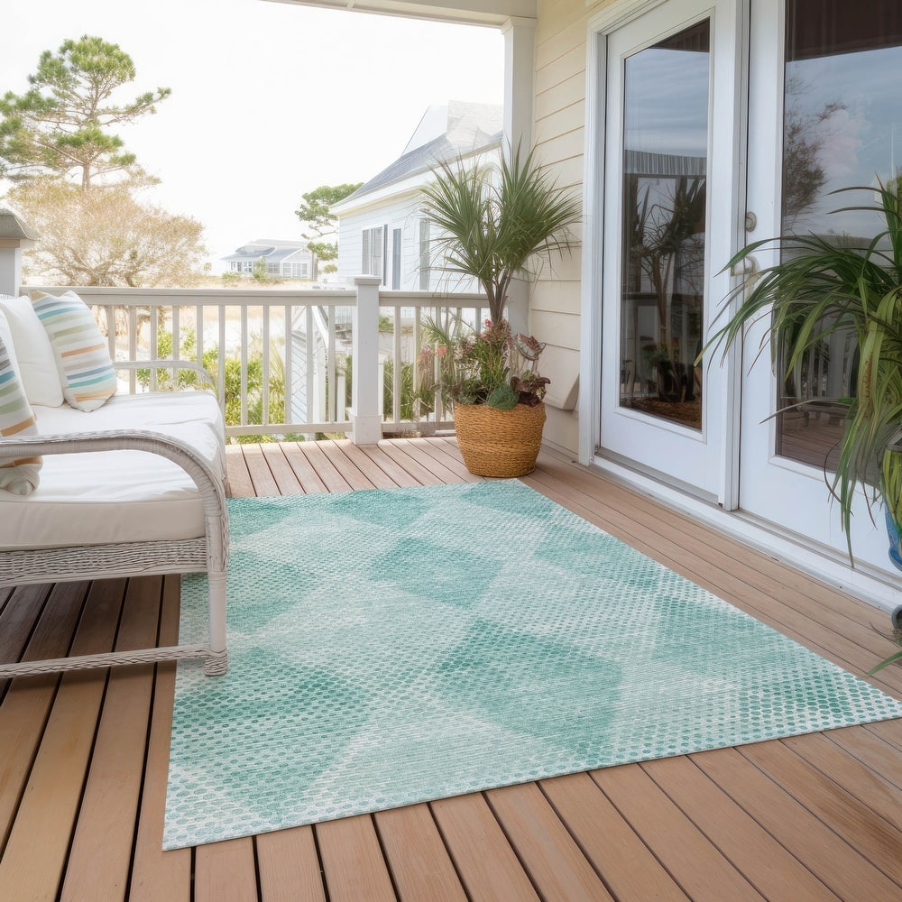 Machine Washable Indoor/ Outdoor Modern Diamonds Chantille Rug