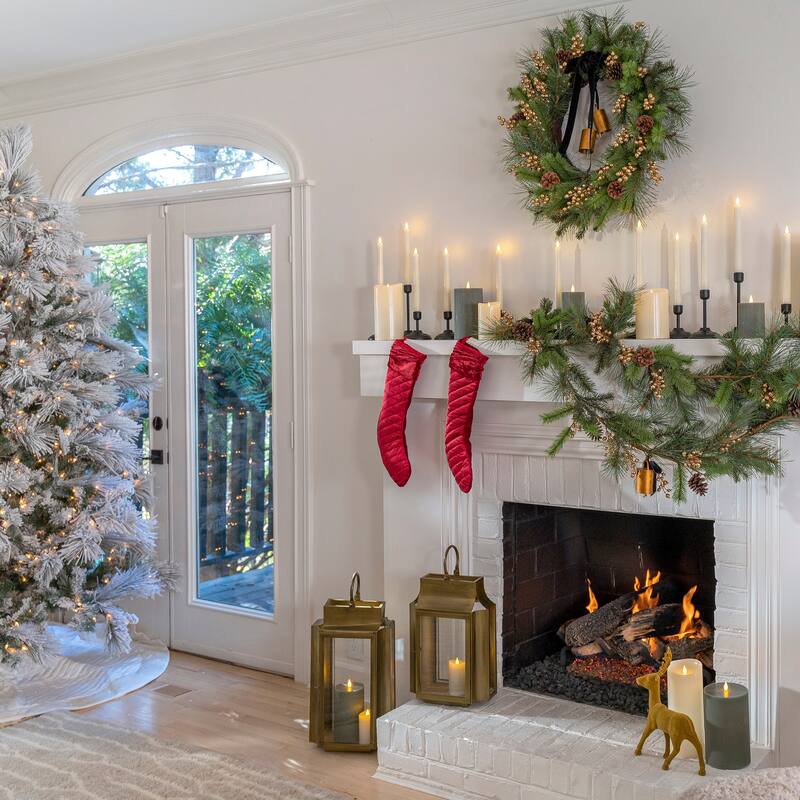 HGTV Home Collection Georgetown 8 in Real Motion Flameless Candle With Remote, Green LED - 8 in