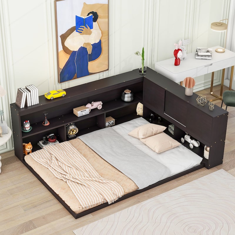 Full-floor bed with L-shaped Bookcases without slats