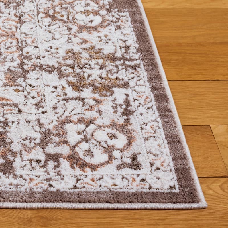 SAFAVIEH Leonette Saaskia Vintage Distressed Rug