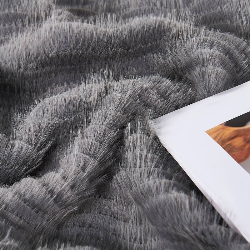 Shaggy Wavy FauxFur Throw Cozy Soft Thick Blanket for Bedroom