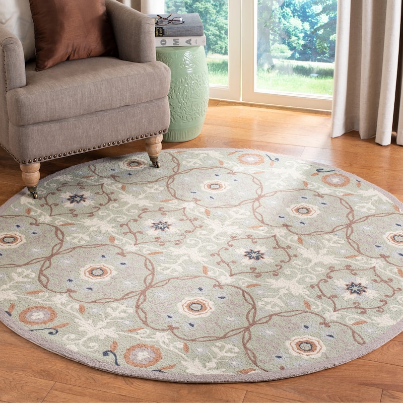 SAFAVIEH Handmade Chelsea Azar French Country Wool Rug - 5'6" Round - Sage/Ivory