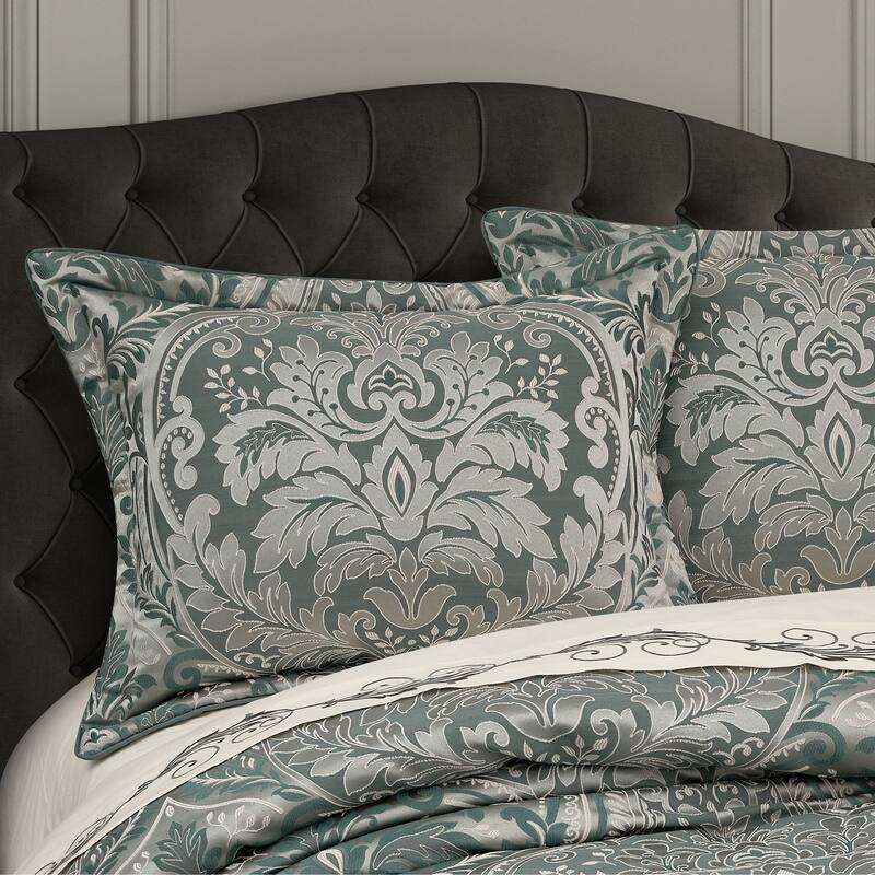 Renata Comforter Set