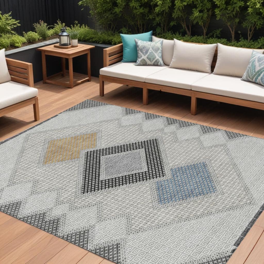 HomeRoots Geometric Transitional Rectangle Outdoor Rug