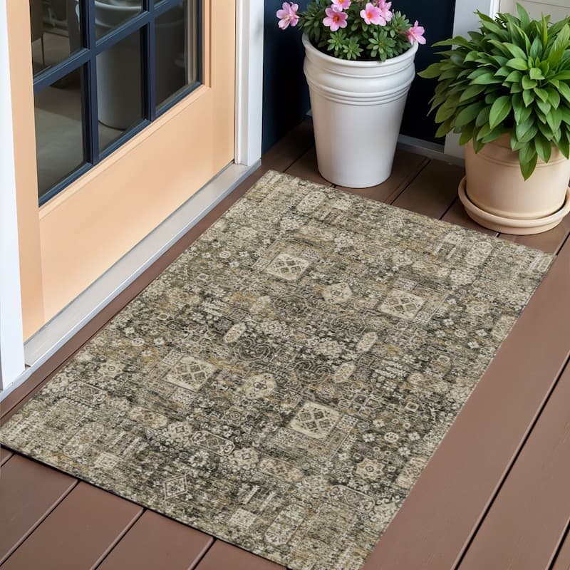 HomeRoots Oriental Transitional Rectangle Outdoor Rug - 3' x 5'