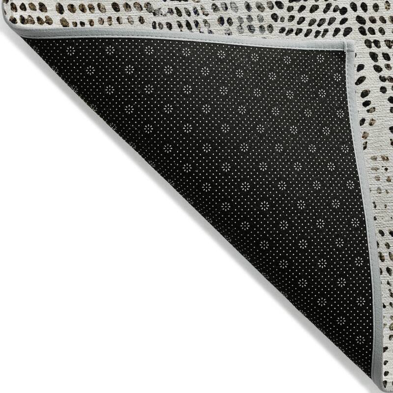 HomeRoots Geometric Transitional Rectangle Outdoor Rug