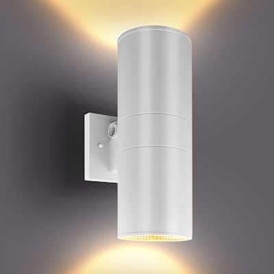 Luxrite Dusk to Dawn LED Outdoor Wall Light 12 in. 3CCT Wall Sconce 18/24/30W Dimmable IP65 ETL