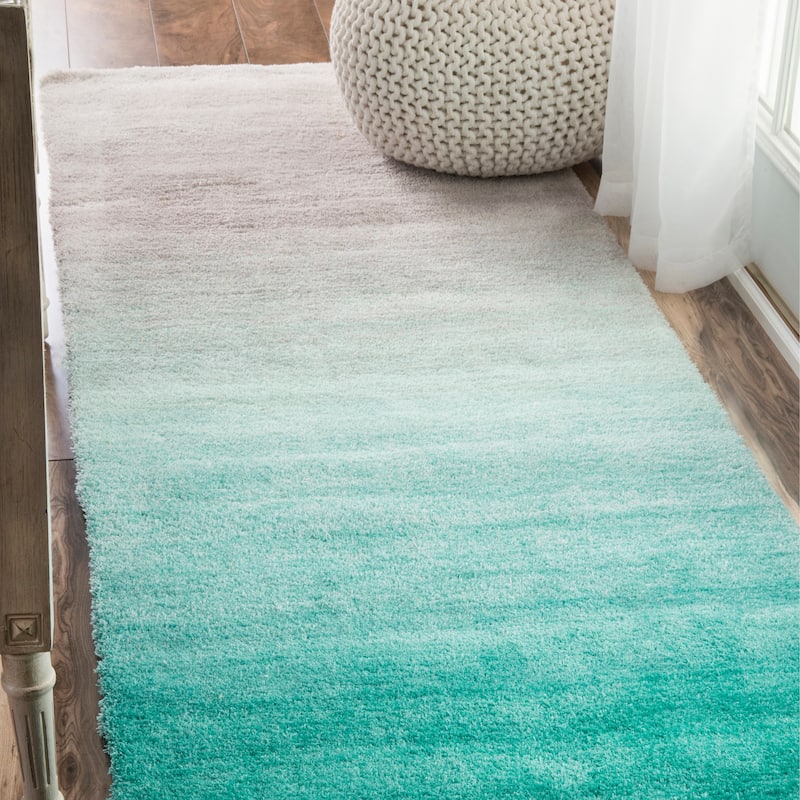 Nuloom Handmade Soft and Plush Ombre Shag Rug - 2'6" x 8' Runner - Turquoise