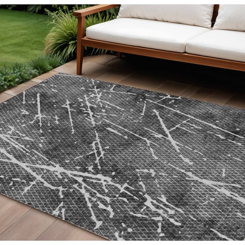 HomeRoots Abstract Transitional Rectangle Outdoor Rug - 10' X 14'