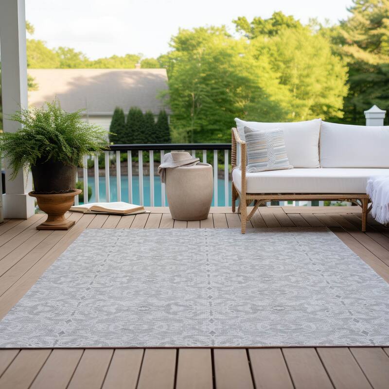 Machine Washable Indoor/ Outdoor Chantille Traditional Medallions Rug