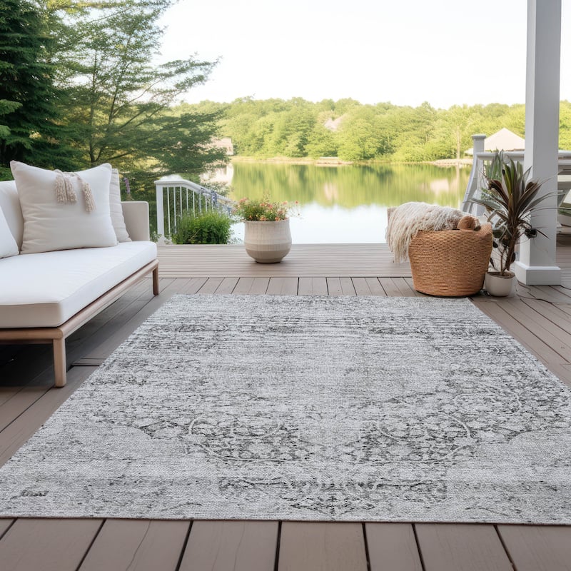 Machine Washable Indoor/ Outdoor Vintage Traditional Chantille Rug