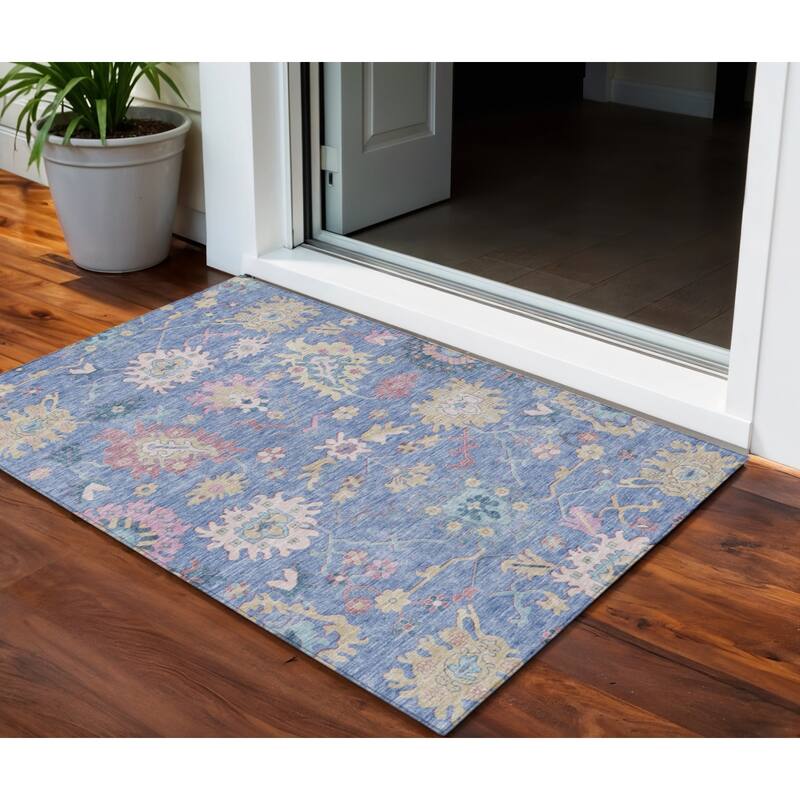 HomeRoots Floral Transitional Rectangle Outdoor Rug - 3' x 5'