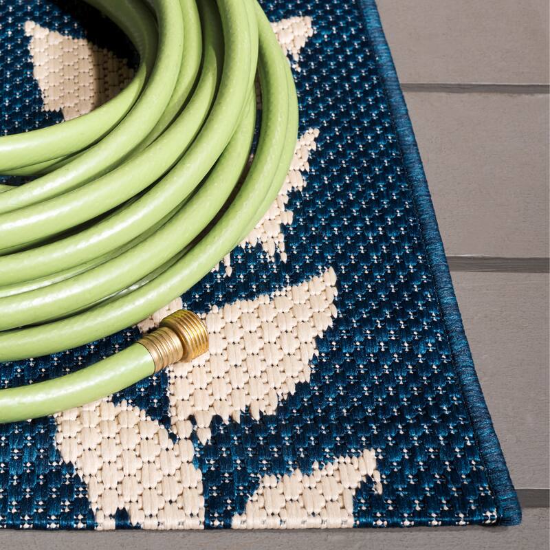 SAFAVIEH Courtyard Muguette Indoor/ Outdoor Rug