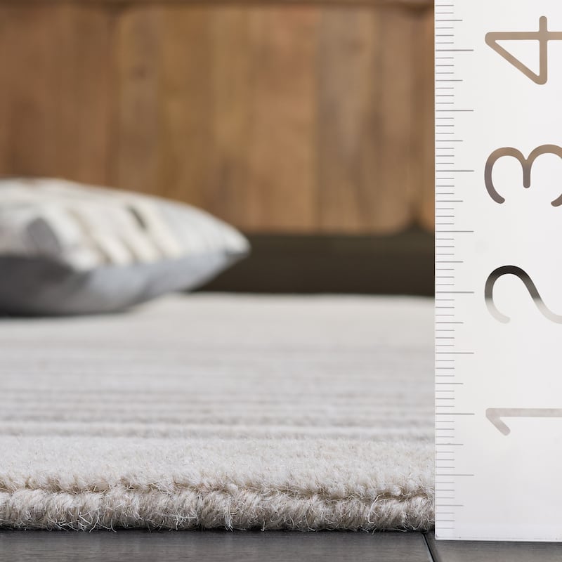 SAFAVIEH Handmade Ebony Sawako Wool Rug