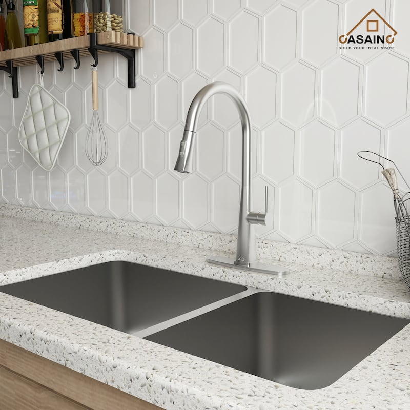 Single Handle Pull-Down Sprayer Kitchen Faucet