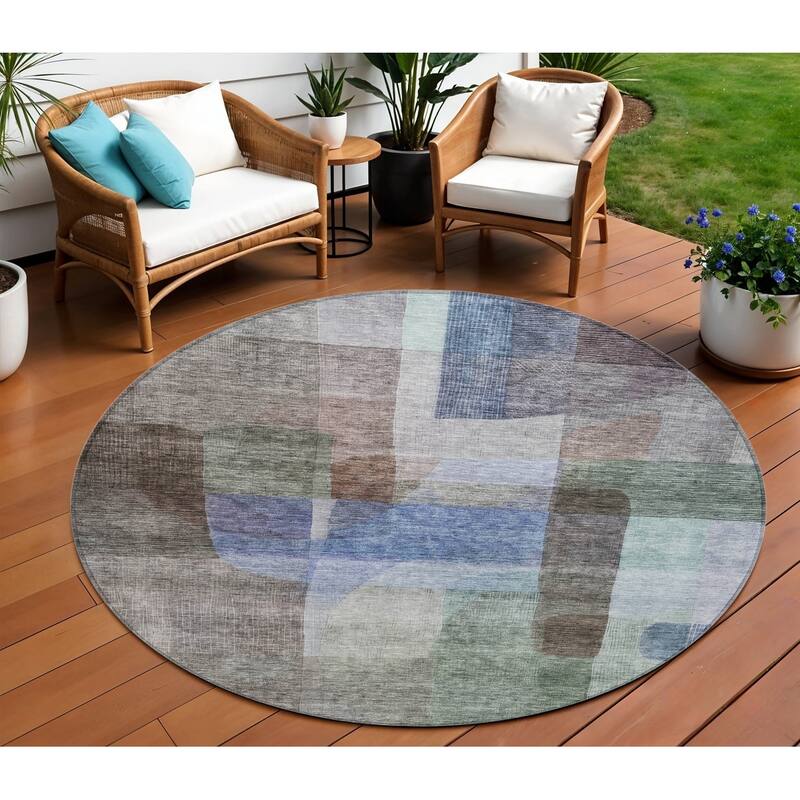 HomeRoots Abstract Transitional Rectangle Outdoor Rug - 8' Round