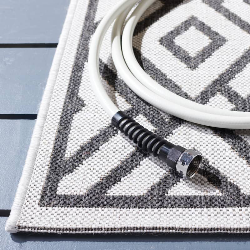 SAFAVIEH Linden Norita Indoor/ Outdoor Waterproof Patio Backyard Rug