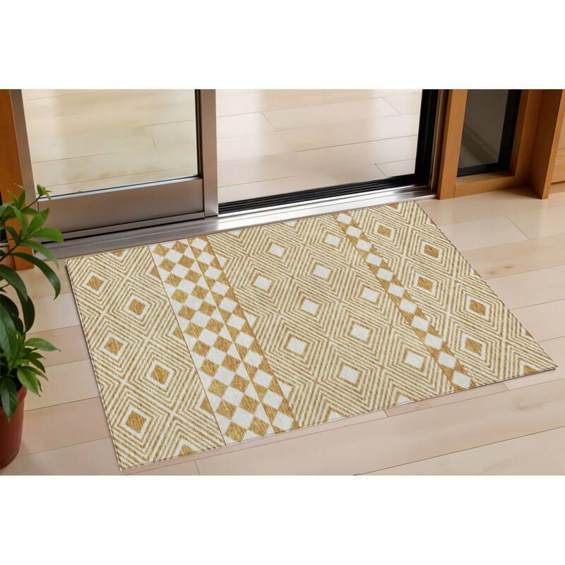 HomeRoots Geometric Transitional Rectangle Outdoor Rug - 3' x 5'