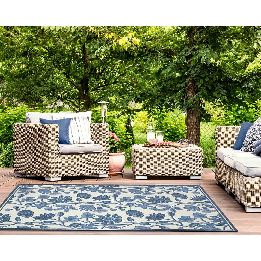 Liora Manne Capri Floral Vine Indoor/Outdoor Rug