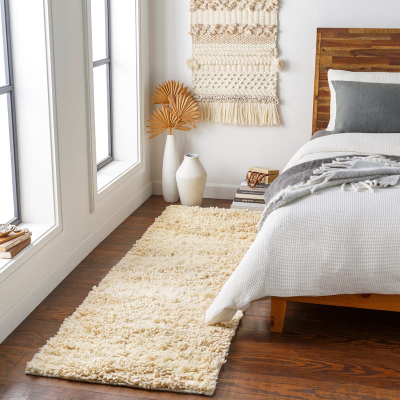 Livabliss Haukipudas Handmade Plush Shag Wool Area Rug - Ivory - 2' x 3'