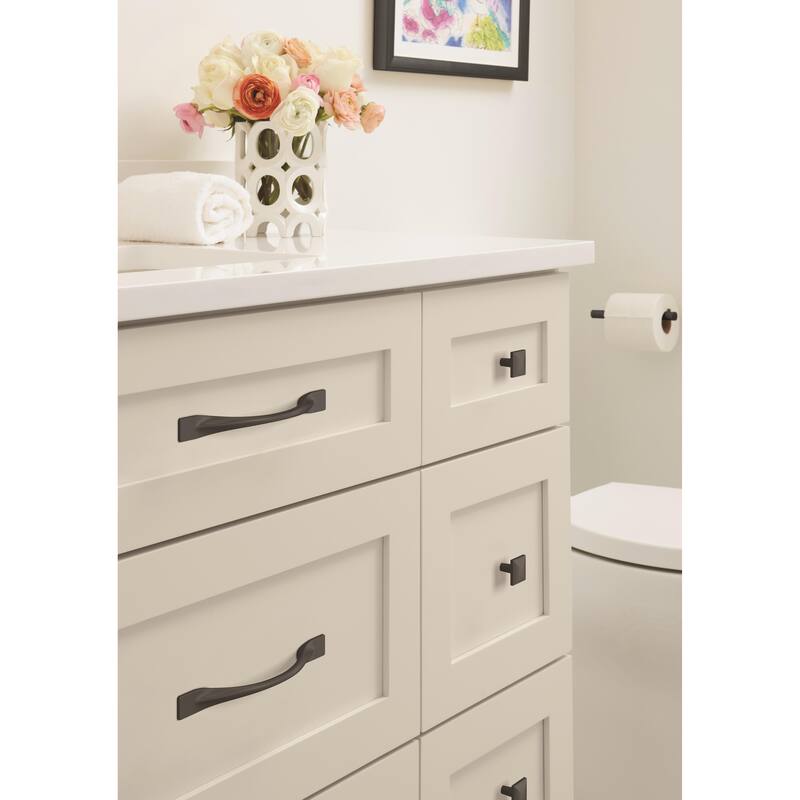 Uprise 5-1/16 in (128 mm) Center-to-Center Matte Black Cabinet Pull - 5.0625