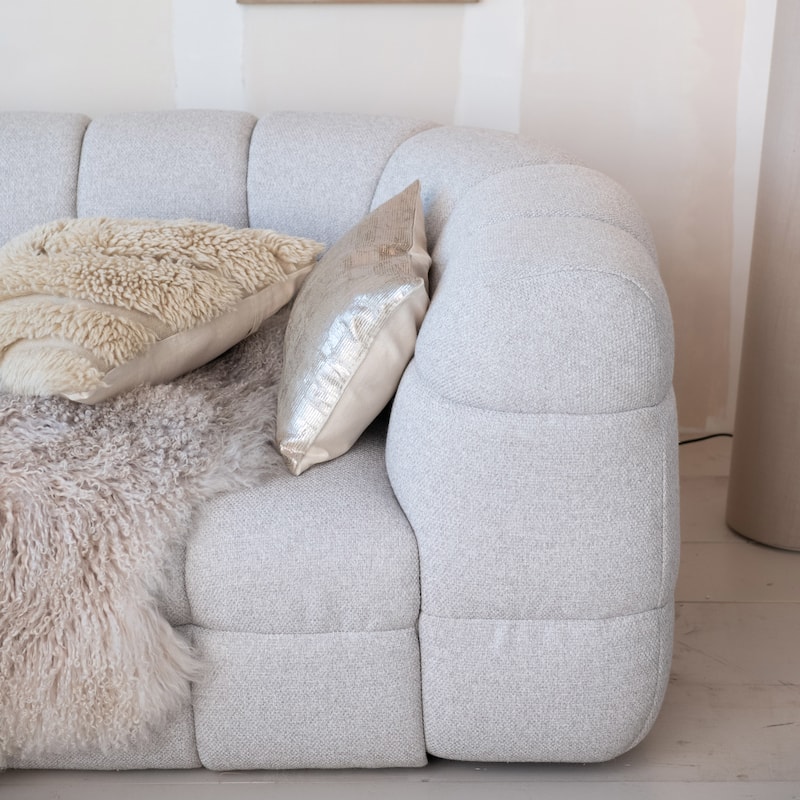 Mélange Tufted Curved Sofa