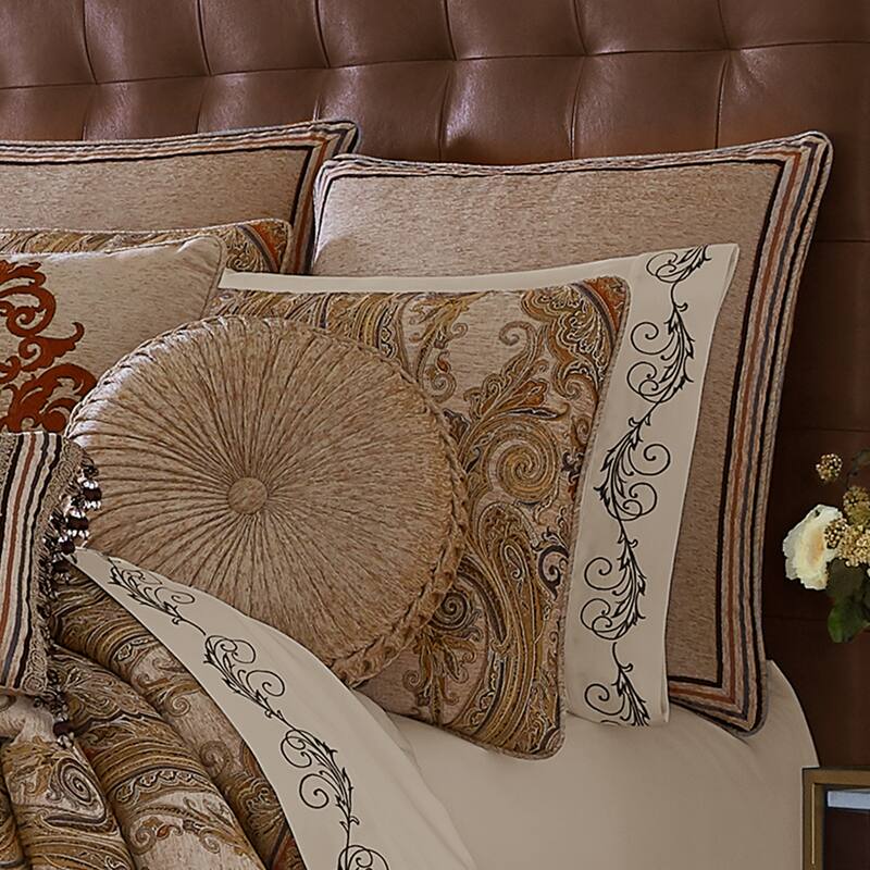 J. Queen New York Luciana Comforter Set - California King