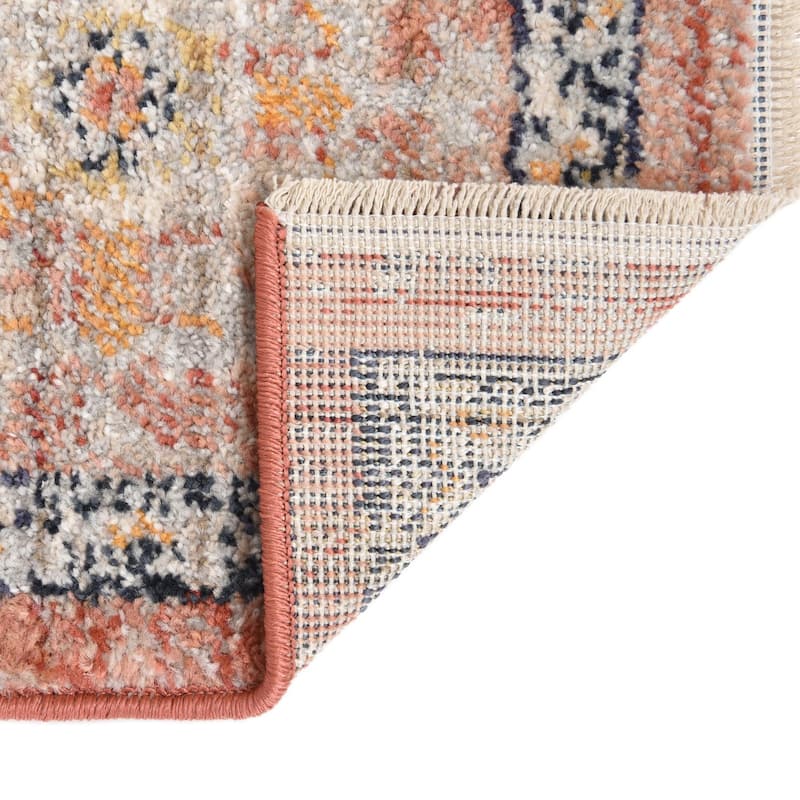 Traditional Nixa Collection Area Rug