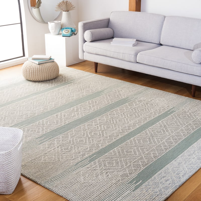 SAFAVIEH Handmade Metro Maelane French Country Wool Rug