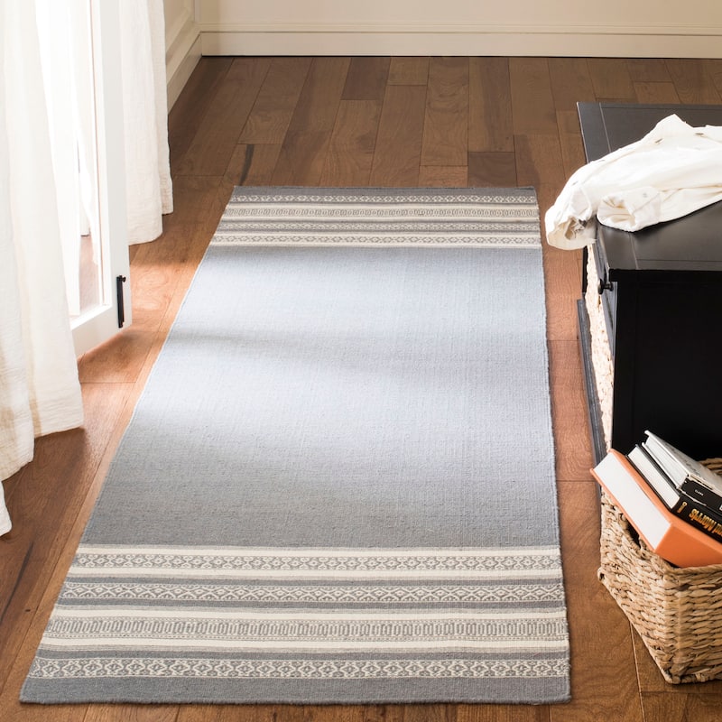 SAFAVIEH Handmade Flatweave Dhurries Mukhayyo Modern Wool Rug - 2'6" x 8' Runner - Grey