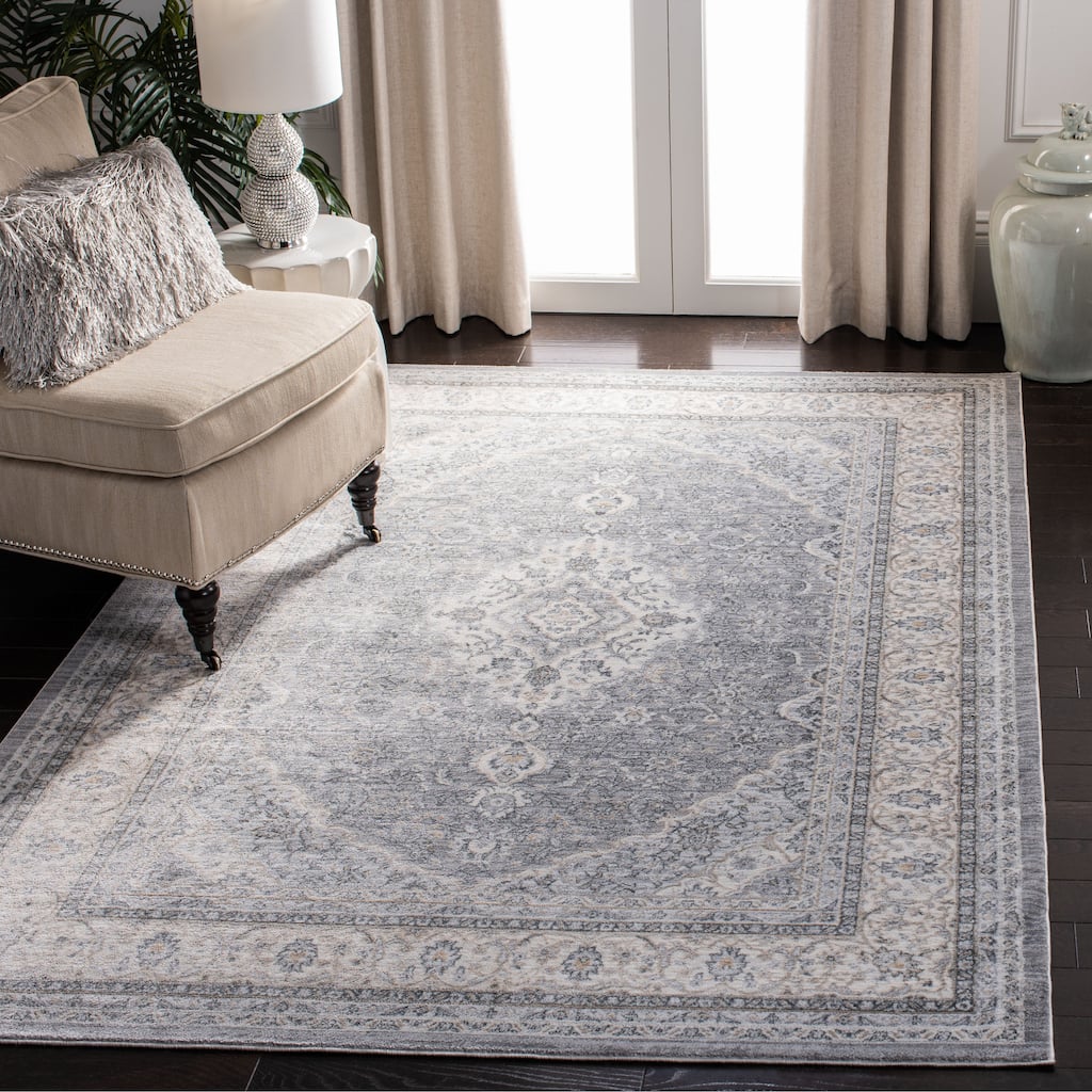 SAFAVIEH Isabella Anastasiia Traditional Oriental Rug - Grey/Cream - 5' 3" x 7' 6"