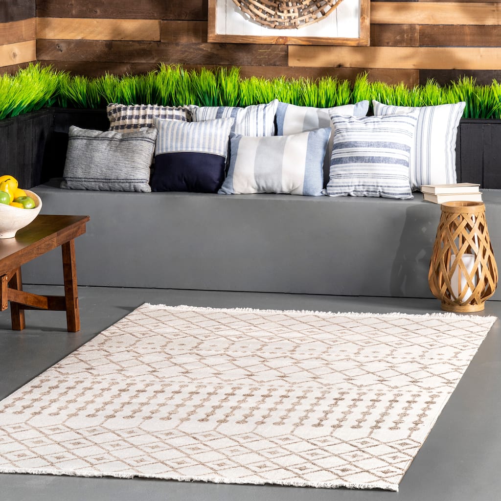 Nuloom Rosalie Trellis Indoor/Outdoor Fringe Area Rug