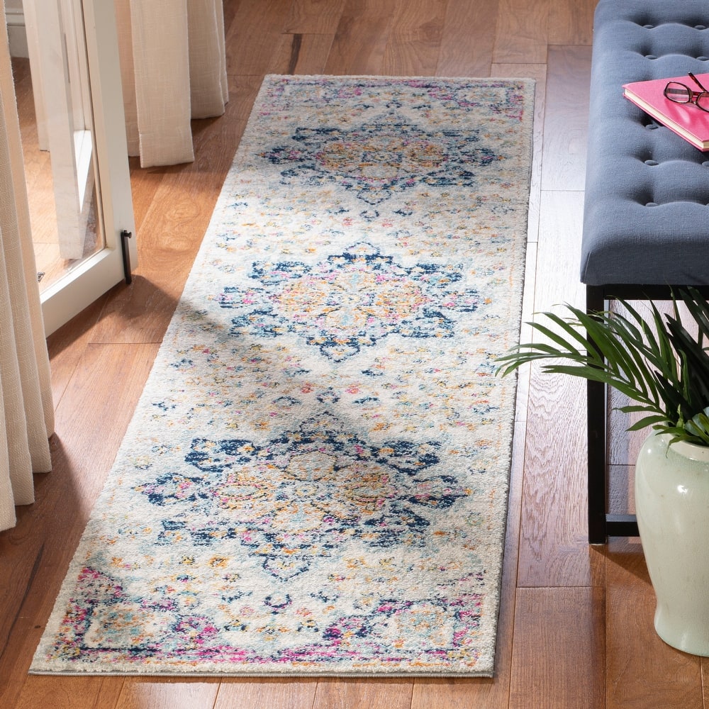 SAFAVIEH Madison Peggie Vintage Boho Medallion Rug