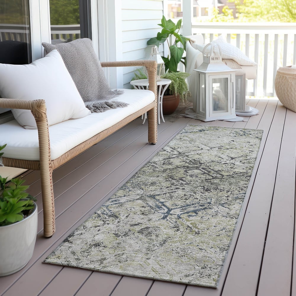 Machine Washable Indoor/ Outdoor Chantille Diamonds Distressed Rug