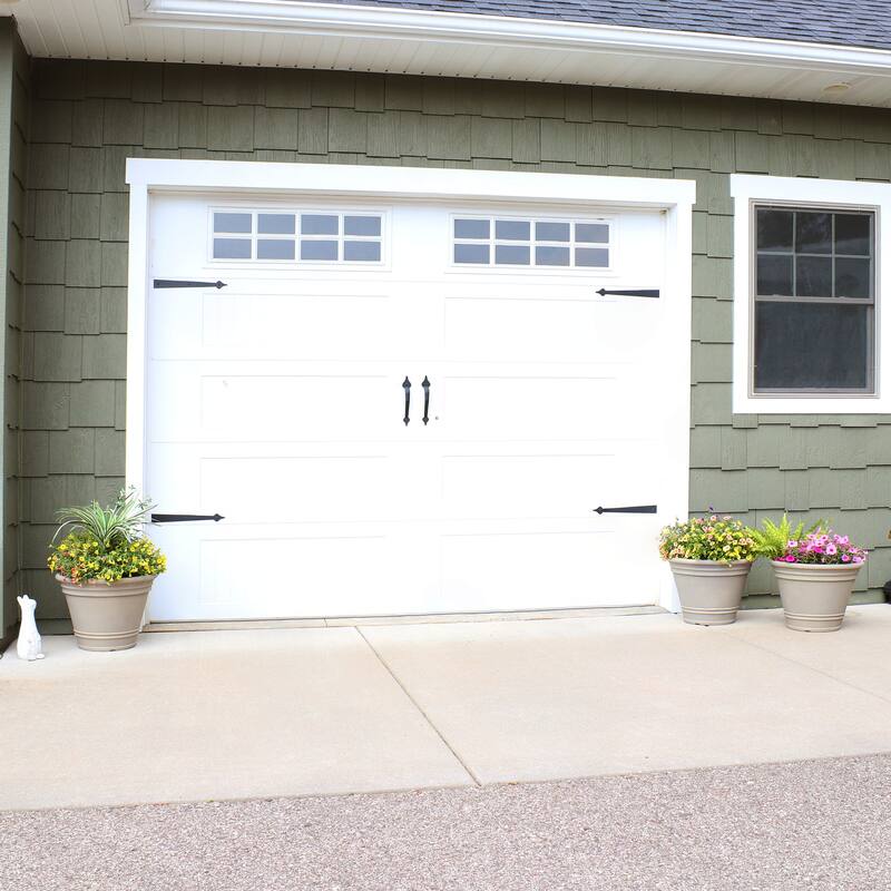 Sunnydaze Franklin Polyresin Outdoor Flowerpot Planter